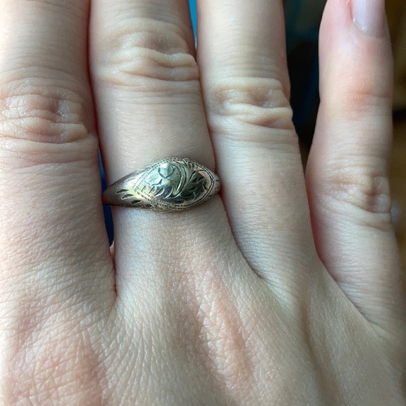 Vintage Silver Handmade Ring - Picture 2 of 8